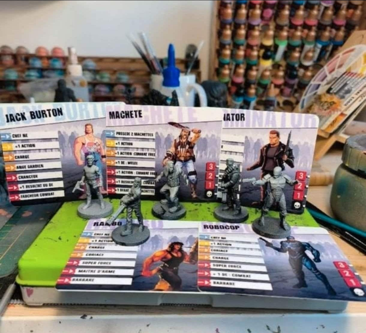 Figurines héros 1 zombicide V2