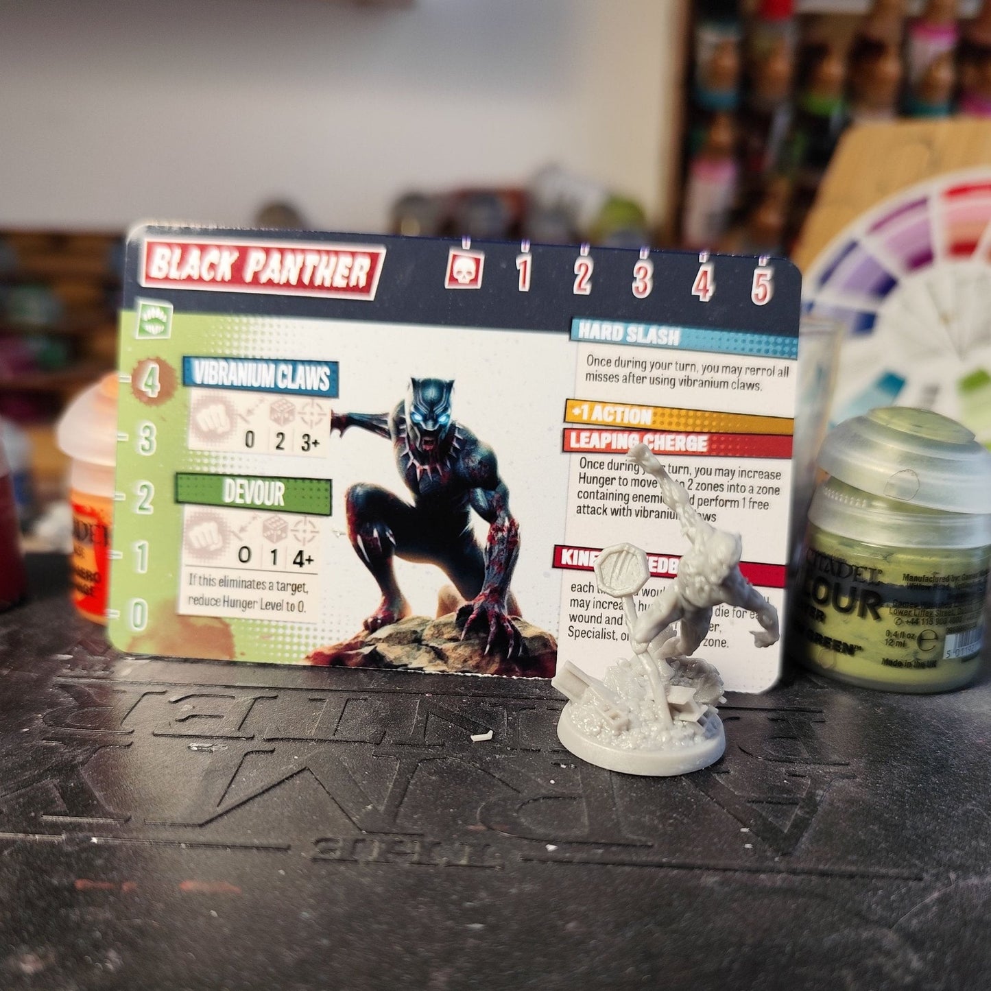 Figura Pantera Negra Marvel Zombicide