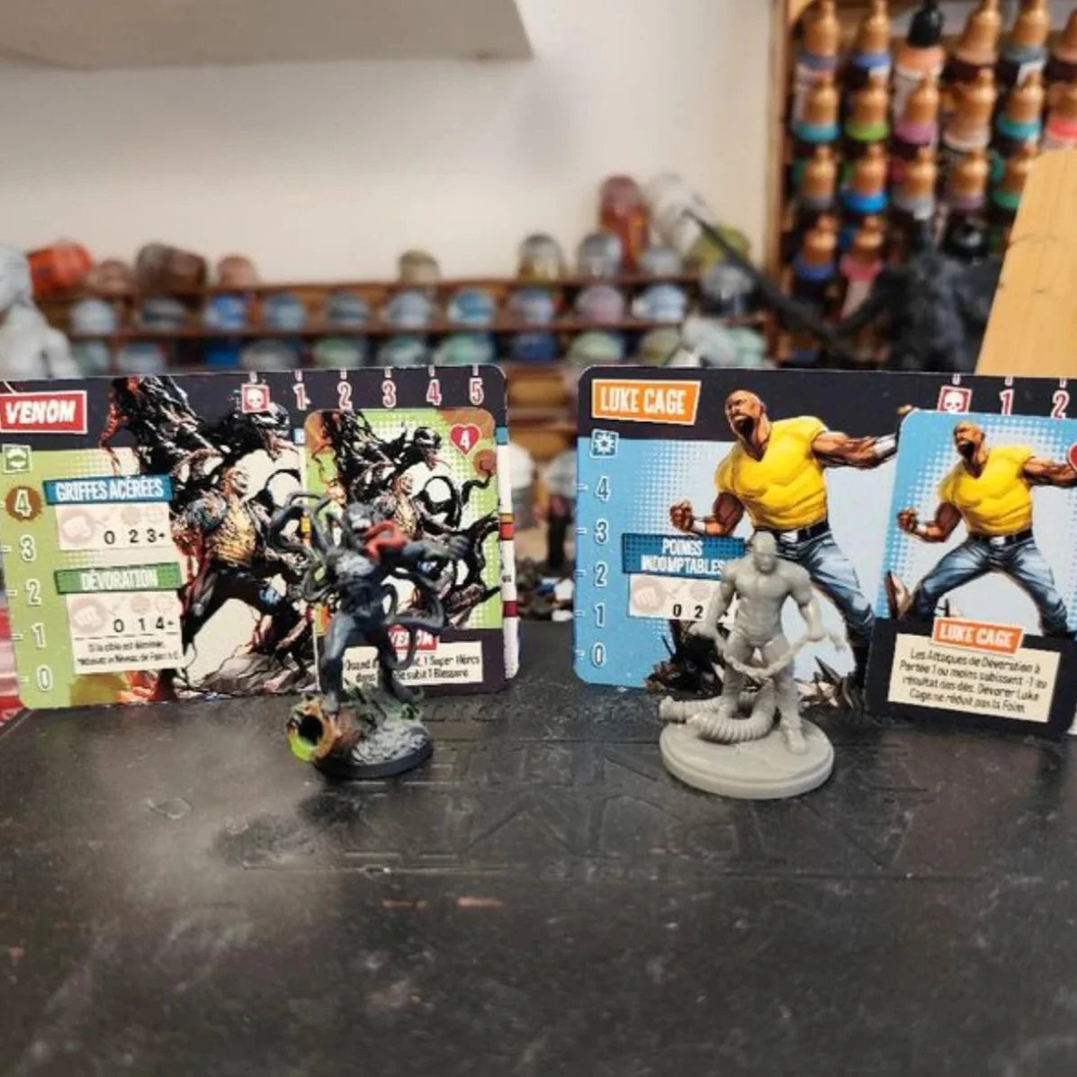 Figuras de Venom y Luke Cage Marvel Zombicide