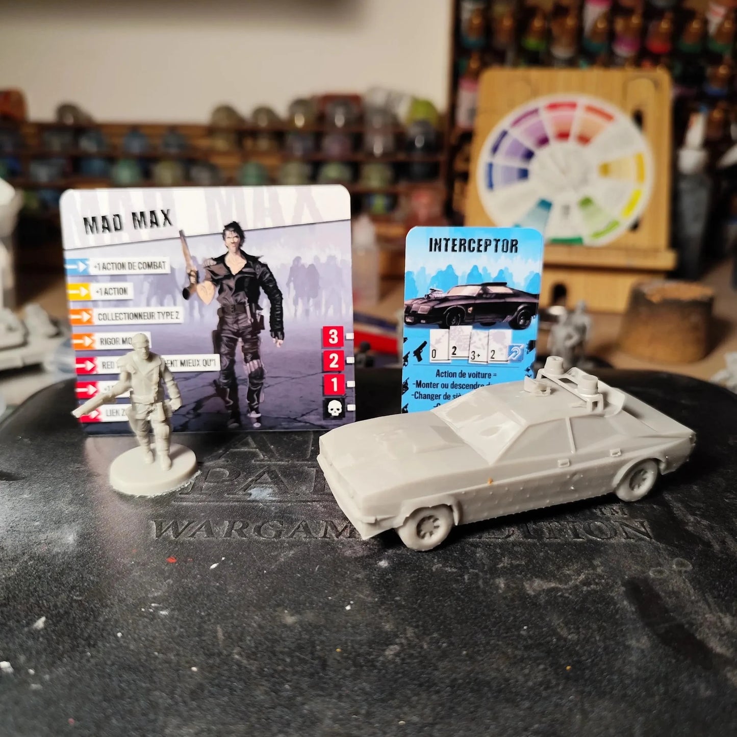 Figura Interceptor y Max Zombicide V2